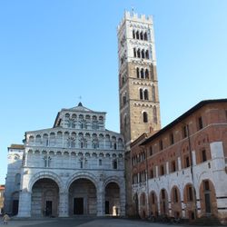 Chiese Cattoliche Parrocchiali/cattedrale SAN Martino/sacrestia - The front facade of the cathedral