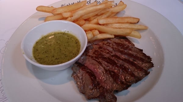 L'Entrecôte et les Dames by null