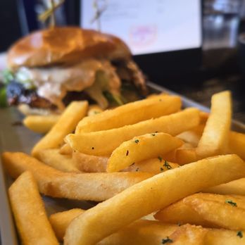 Game Changer Brewhouse - Brewpubs Near Me - Sherman oaks, California