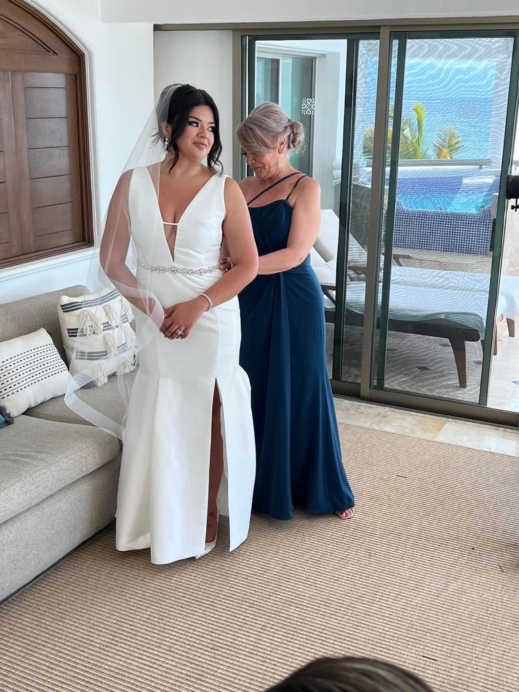 BOUTIQUE CLEANERS Updated September 2024 121 Photos & 72 Reviews