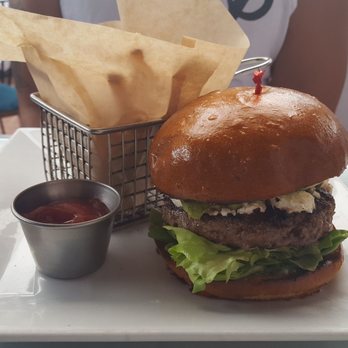26 Beach Restaurant - Napa Burger with fries - New American Near Me - Venice, California