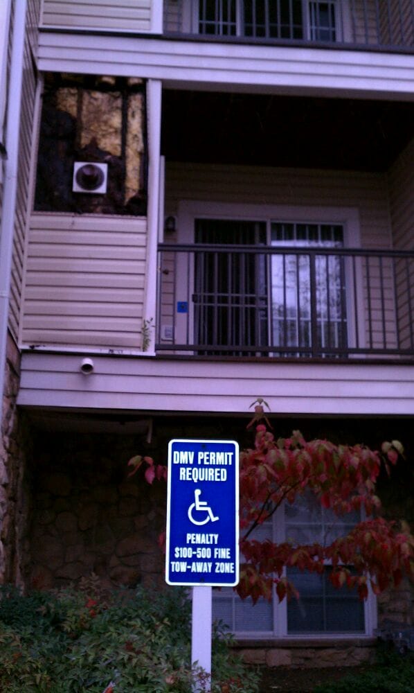 WINDSOR AT LIONSGATE Updated May 2024 13600 Legacy Cir, Herndon