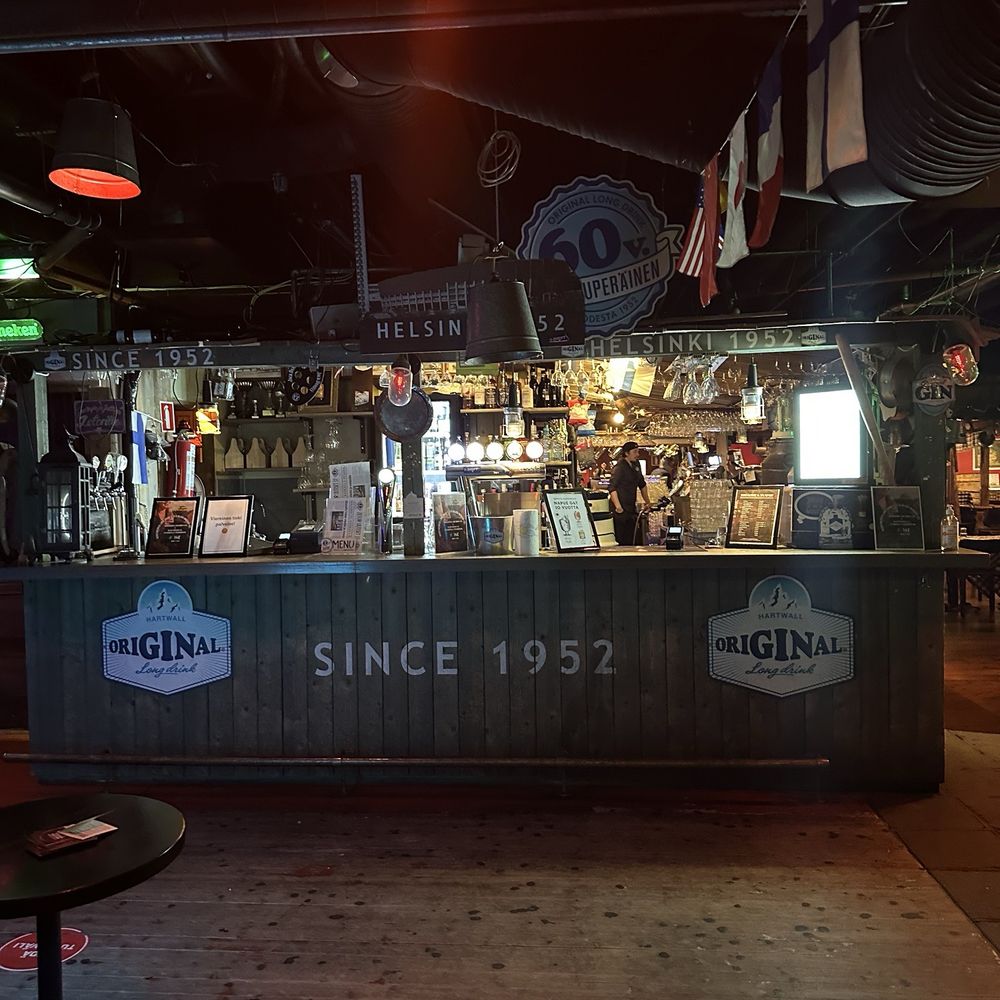 Zetor - Bar as you walk in - Comfort Food Near Me - Helsinki, 18 Zetor - Bar as you walk in - Comfort Food Near Me - Helsinki, 18