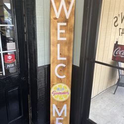 Shelton's Restaurant - Foyer