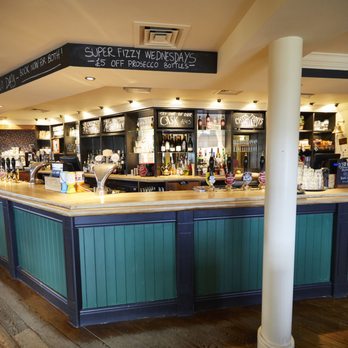 Grove Lock - The Grove Lock - our bar is always well-stocked - Pubs Near Me - Leighton Buzzard, BKM
