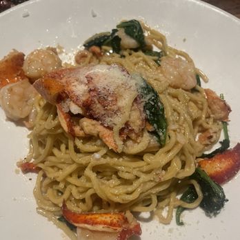 Yard House - Lobster Garlic Noodles - New American Near Me - San Jose, California Yard House - Lobster Garlic Noodles - New American Near Me - San Jose, California