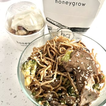 honeygrow - Sesame Garlic - Salad Near Me - Pittsburgh, Pennsylvania