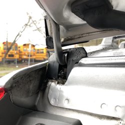 Kingsway Auto Detailing Centre - dirt still on hinge