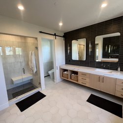 Sawdust Flooring & Kitchen