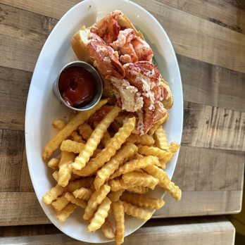 Chowder Heads - Lobster Roll - Seafood Near Me - Jupiter, Florida