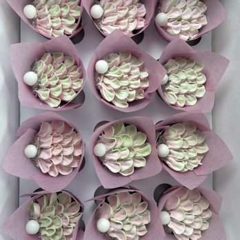 Creamypond Custom Cakes - Chocolate cupcakes with chocolate ganache filling - Custom Cakes Near Me