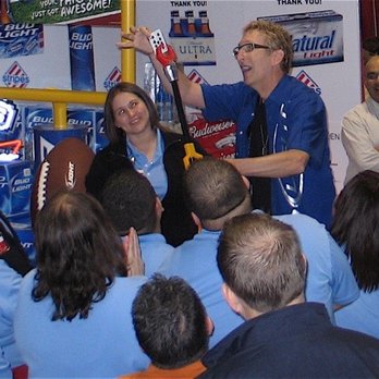 Rick Gerber - The Magic Guy - Bringing in the trade show crowds with my OMG! Magic. San Antonio, TX - Magicians Near Me