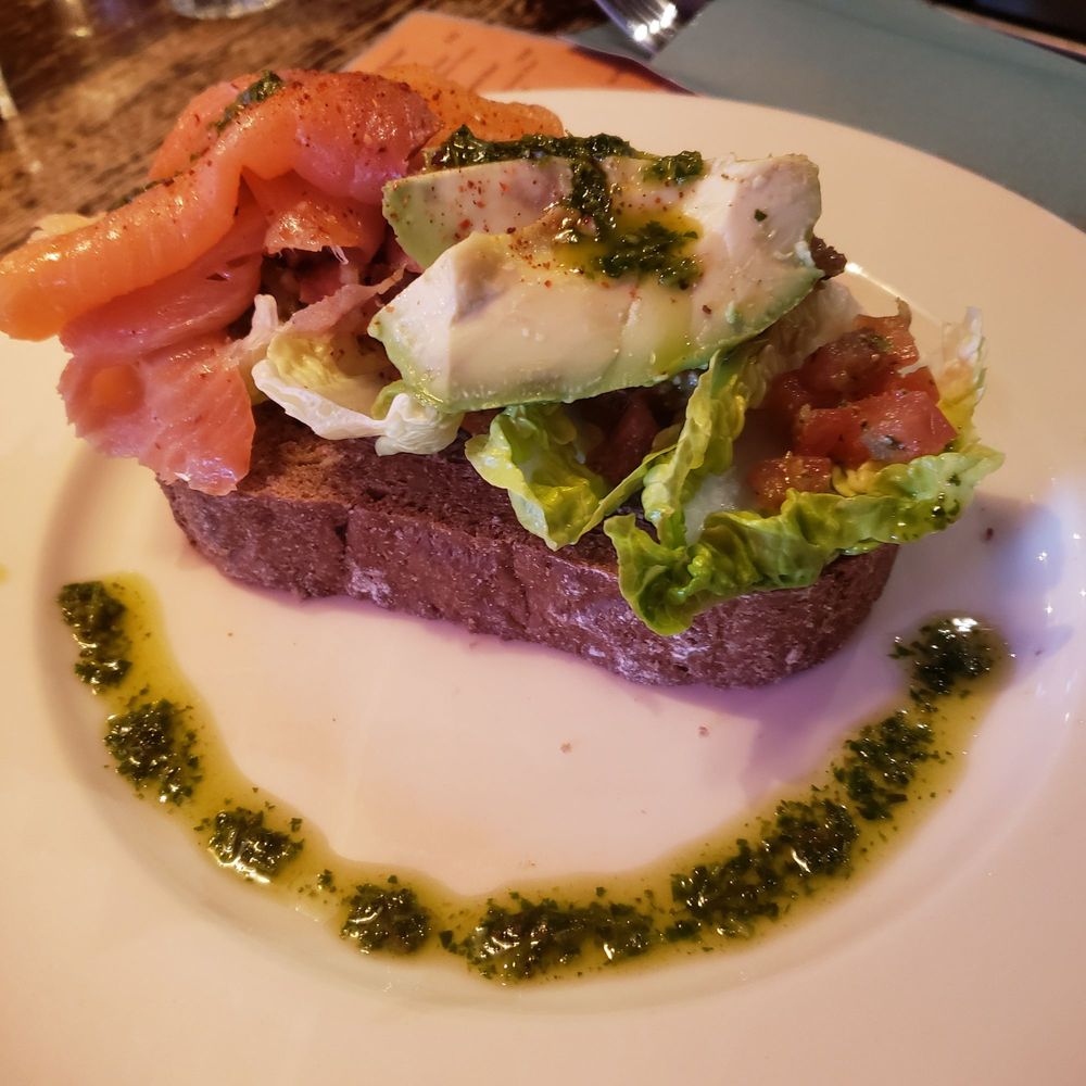 Café Kale - Smoked salmon and poached egg on brown bread with avocado - Gastropubs Near Me - Amsterdam, New Hampshire Café Kale - Smoked salmon and poached egg on brown bread with avocado - Gastropubs Near Me - Amsterdam, New Hampshire
