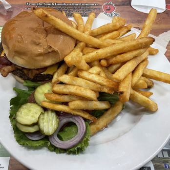 Smith's Restaurant - Bacon Cheeseburger was tasty! - Southern Near Me - Bolivar, Missouri