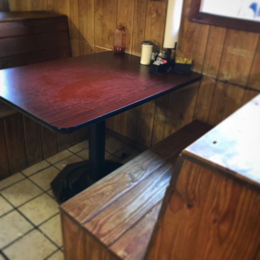 Howell's Western Cafe - American Near Me - Springtown, Texas