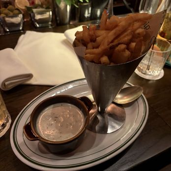 Gus' Sip & Dip - Frites Fromage - Pubs Near Me - Chicago, Illinois