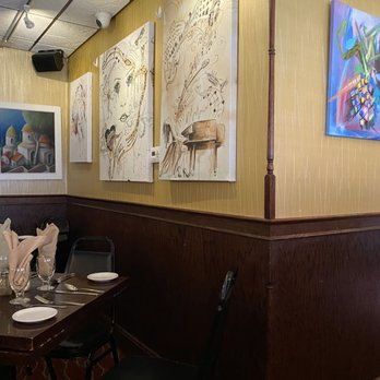 Guido's Pasta Villa - the dining room - Italian Near Me - Rochester, New York Guido's Pasta Villa - the dining room - Italian Near Me - Rochester, New York