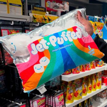 IT'SUGAR - Marshmallow pillow - Candy Stores Near Me - Las Vegas, Nevada