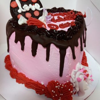 Baskin-Robbins - a pink cake with chocolate icing and sprinkles - Ice Cream & Frozen Yogurt Near Me - Collierville, Tennessee