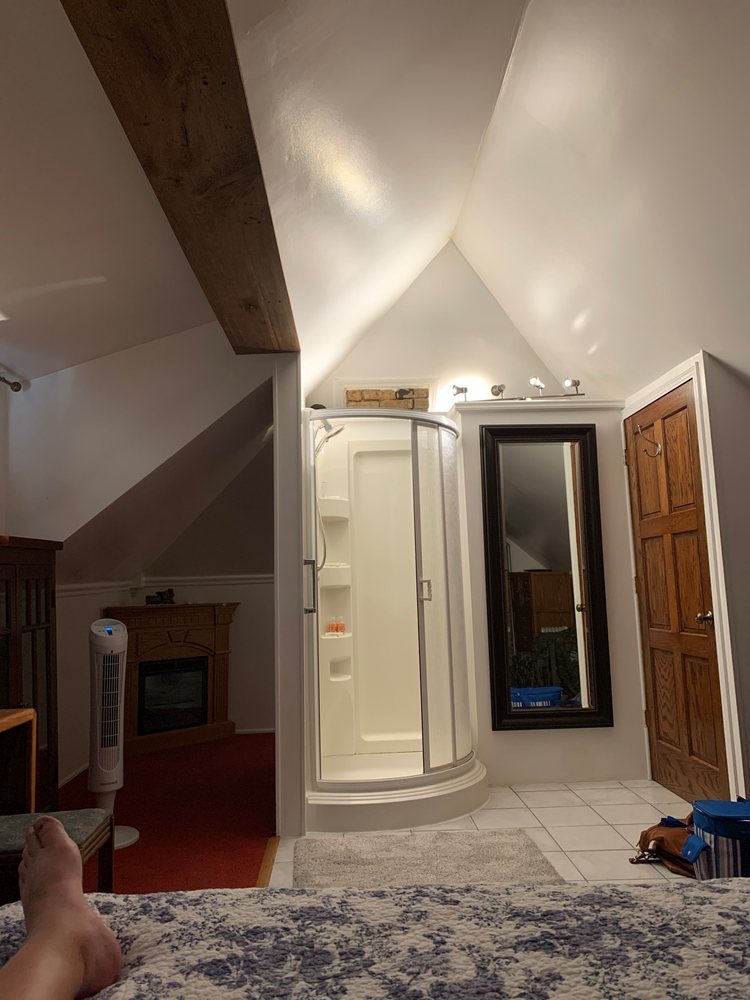 TRAIN INN Updated September 2024 32 Photos 406 Stoker St