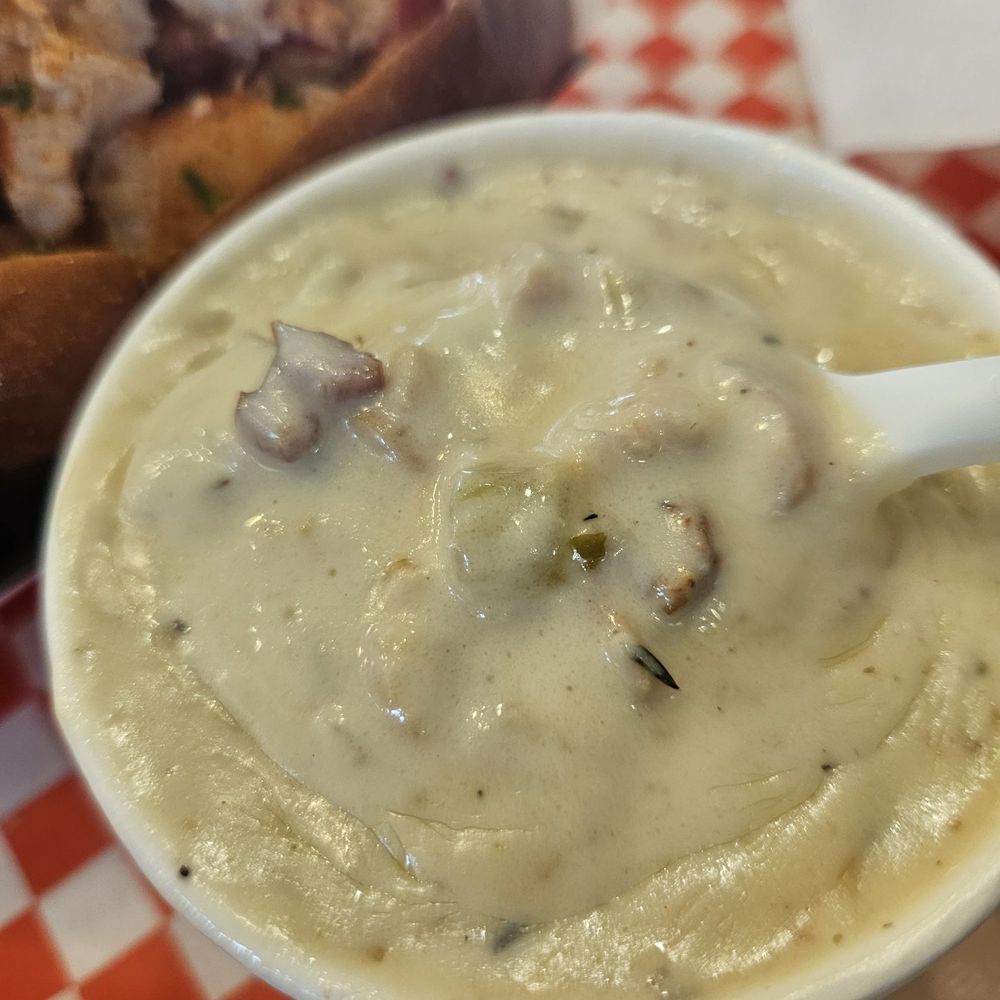 Pike Place Chowder - Pacific Place - Small clam chowder - Seafood Near Me - Seattle, Washington Pike Place Chowder - Pacific Place - Small clam chowder - Seafood Near Me - Seattle, Washington