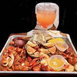 Huli Huli Hut - Crawfish Boil with Bahama mama drink