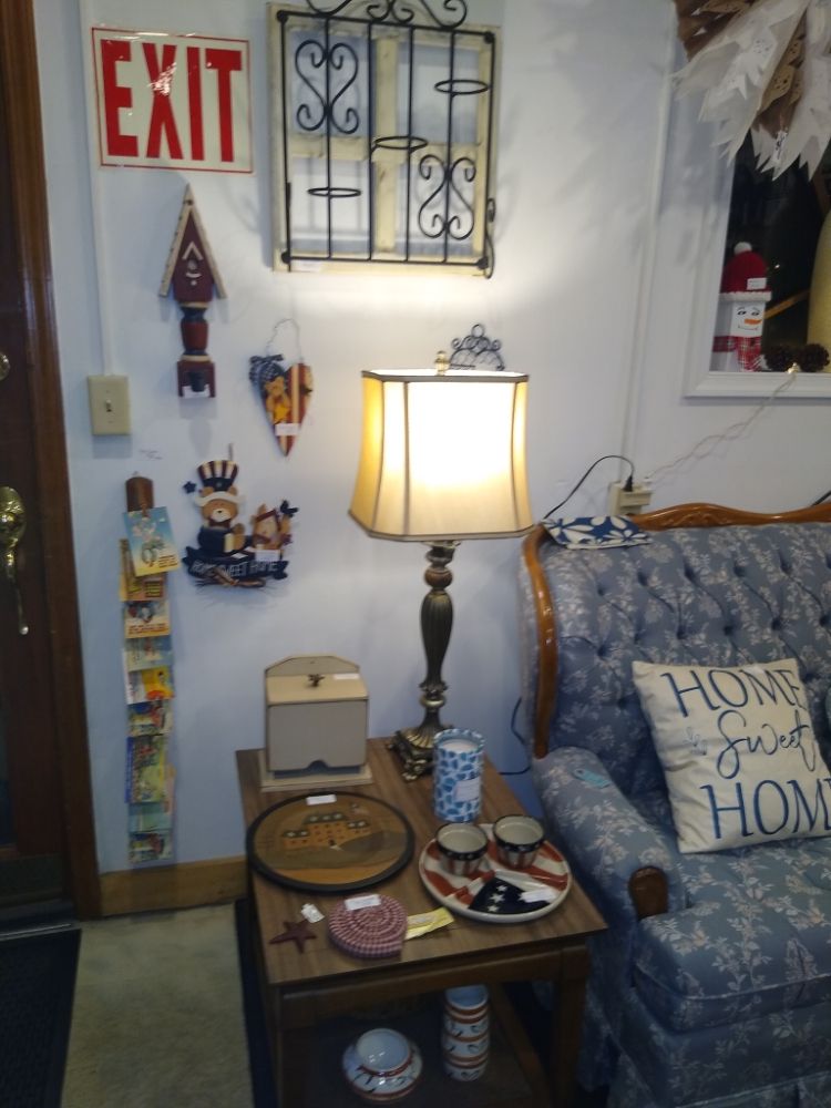 THS N THT Updated August 2024 20 Photos 60 E Chestnut St