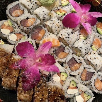 Yoshino - #5 maki combo - Japanese Near Me - Pittsburgh, Pennsylvania Yoshino - #5 maki combo - Japanese Near Me - Pittsburgh, Pennsylvania