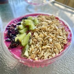 Kwench Juice cafe - Dragon Bowl