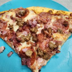 So Good You'll Pass Out - Crazy Carnivore's Pizza || IG: @misspiggyeats