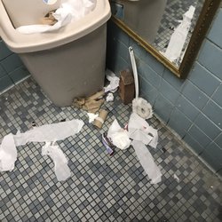 40 West Bp - Disgusting bathroom horrible conditions