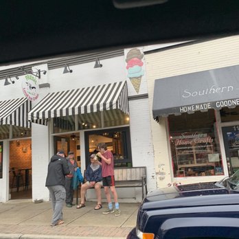 Fresh Local Ice Cream - Outside - Ice Cream & Frozen Yogurt Near Me - Apex, North Carolina