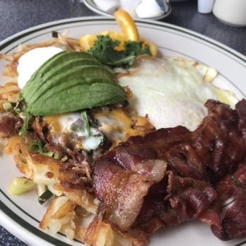 Woody's Diner - Diners Near Me - Sunset Beach, California