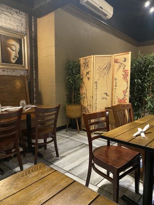 Thai 5 & Sushi Bar by null