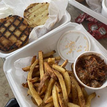 Della J's Delectables - Pulled pork meal - Southern Near Me - Alexandria, Virginia