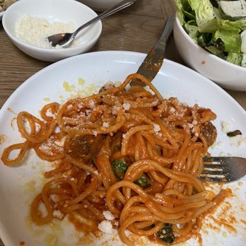 Forma Pasta Factory - Spaghetti Pomodoro w Meatballs - Pasta Shops Near Me - Brooklyn, New York Forma Pasta Factory - Spaghetti Pomodoro w Meatballs - Pasta Shops Near Me - Brooklyn, New York