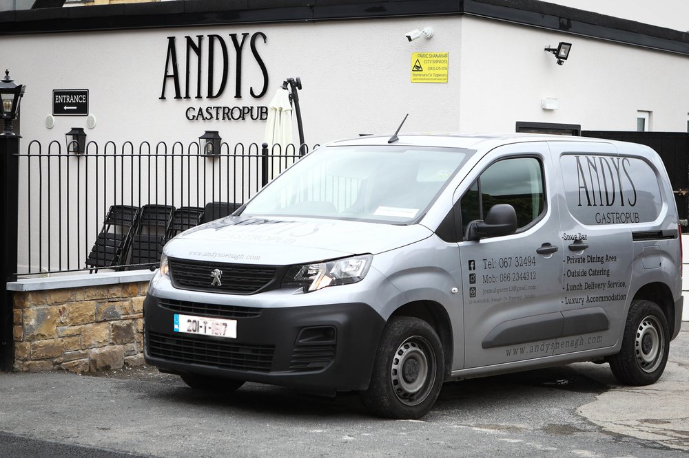 ANDYS BAR & B & B NENAGH 26 Photos 23 Sarsfield Street, Nenagh, Co