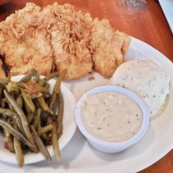 Bevers Kitchen & Gifts - The batter was good, chicken good, whole plate was YUM!