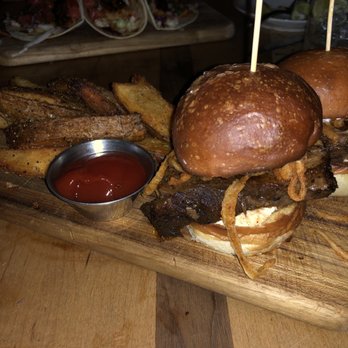 Sweetwater - Short rib sliders with hand cut fries - Gastropubs Near Me - Boynton Beach, Florida