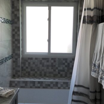Carillon Floor Center - Guest bathroom - Flooring Near Me - Clearwater, Florida