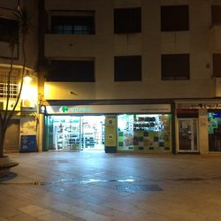 Carrefour Express - Carrefour Express, Huelva, (Plaza del punto, bajo)