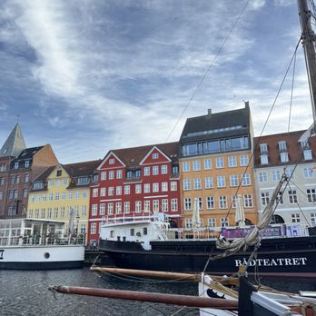 Nyhavn - Landmarks & Historical Buildings Near Me Nyhavn - Landmarks & Historical Buildings Near Me