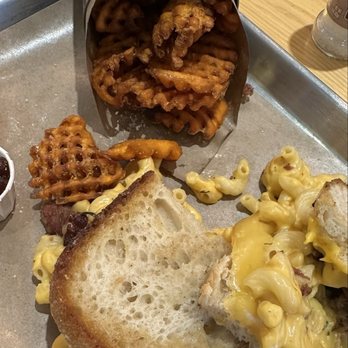 Dallas Grilled Cheese - Grilled Mac & Cheese Sandwich - American Near Me - Dallas, Texas Dallas Grilled Cheese - Grilled Mac & Cheese Sandwich - American Near Me - Dallas, Texas
