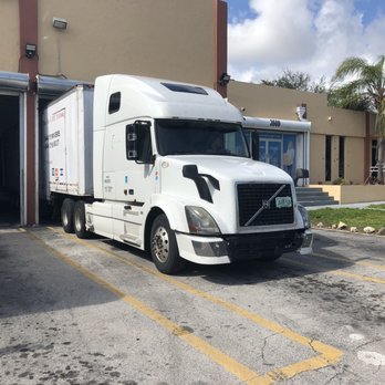 American Star Movers - The loading dock was extremely tight,fortunately we have the best drivers! - Movers Near Me - Hollywood, Florida