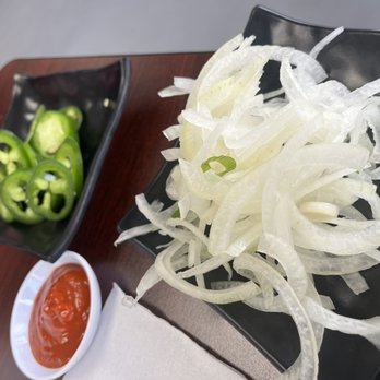 Pho 881 Restaurant - onions and peppers - Vietnamese Near Me - Long Beach, California Pho 881 Restaurant - onions and peppers - Vietnamese Near Me - Long Beach, California