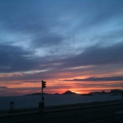RTM - Y a des arrêts de bus marseillais qui ont quand même une sacrée vue :)))