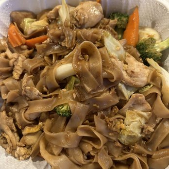 Million Thai Restaurant - Pad See Eww Chicken - Thai Near Me - Fairfield, California Million Thai Restaurant - Pad See Eww Chicken - Thai Near Me - Fairfield, California