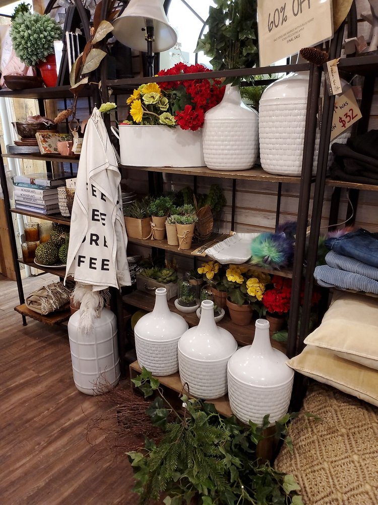 MADISON’S NICHE Updated June 2024 19 Photos 91A Main St, Sayville