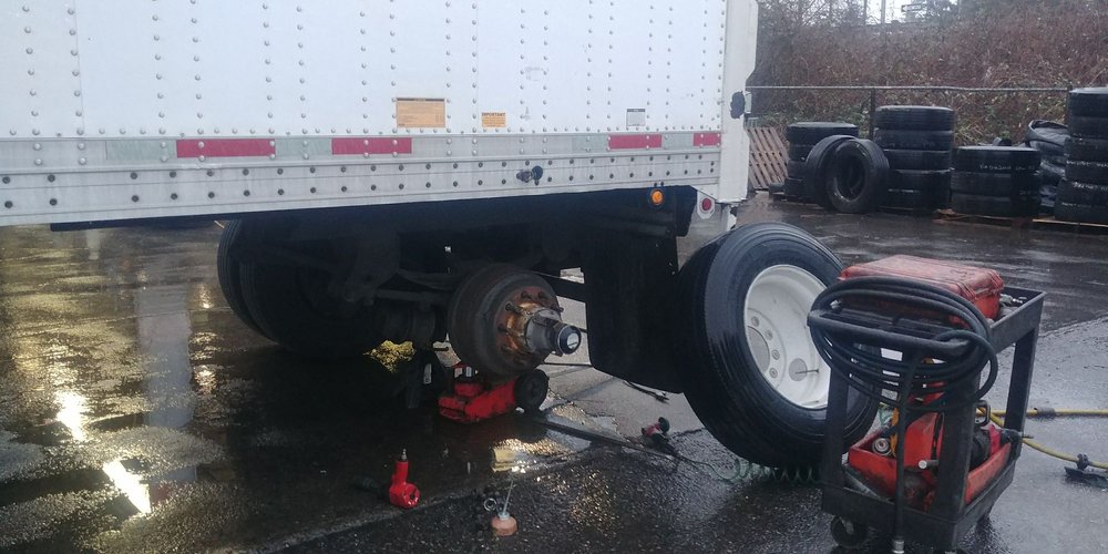 GCR TIRES & SERVICE Updated October 2024 5709 Barrett Rd, Ferndale