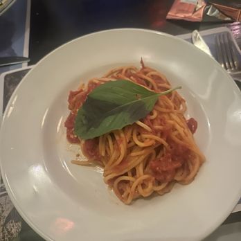 il Canale - Spaghetti Pomodoro - Italian Near Me - Washington, DC, District of Columbia il Canale - Spaghetti Pomodoro - Italian Near Me - Washington, DC, District of Columbia